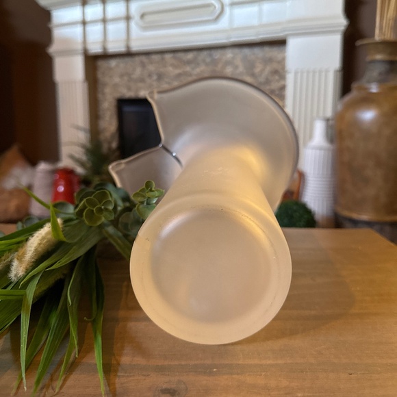 14.5 Inch Vintage Frosted Satin Glass Jack In The Pulpit Vase - Picture 6 of 7